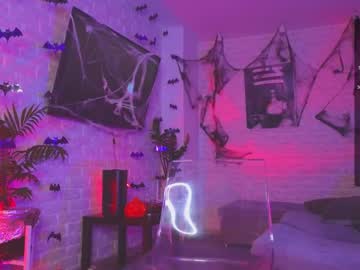 girl
        i_n_d_i_c_a cam image #2741097