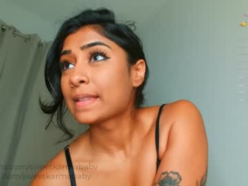 girl
        sweetkarmababy cam image #2217159