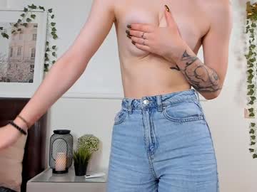girl
        zaracreedon cam image #4436832