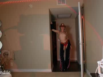 girl
        bestblondiiecb cam image #5313087
