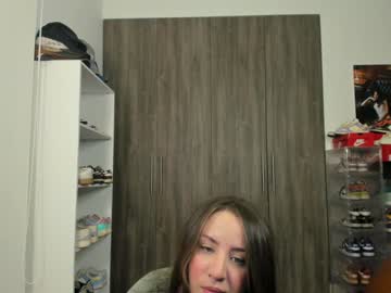 girl
        lindabluee cam image #5620423