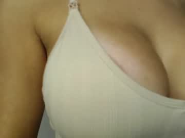 girl
        trixie_taylor cam image #2244752