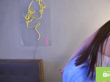 girl
        bellacle cam image #6249605