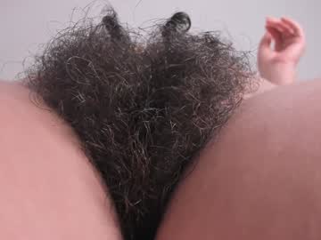 girl
        bush_woman cam image #5815736