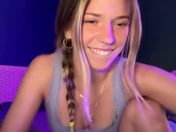 girl
        oliviahansleyy cam image #6895251