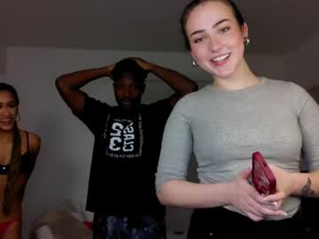 girl
        daisyyy02 cam image #5752314