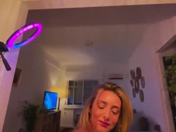 girl
        ksensational cam image #680712