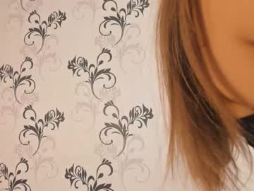 girl
        mila_milka_ cam image #2294018