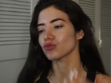 girl
        soifiee cam image #1938031