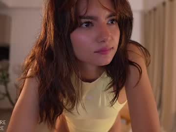 girl
        ellelure_ cam image #6541629