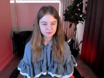 girl
        _achillea_ cam image #2483087