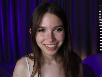 girl
        mellowpearl cam image #6858210