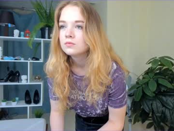girl
        katherine_hi cam image #1986041