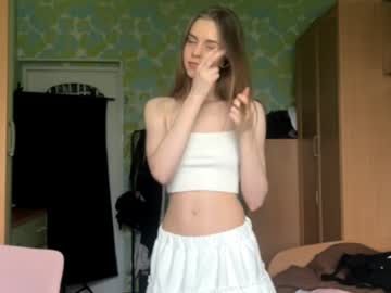 girl
        quennacolbourne cam image #6754363