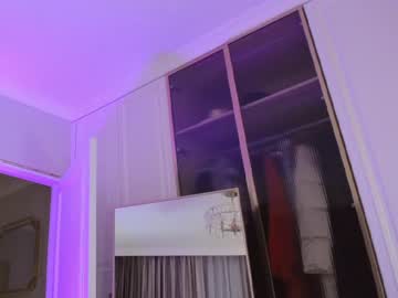 girl
        miladystarlight cam image #120425