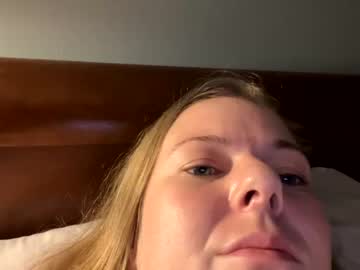 girl
        biigbb cam image #231975