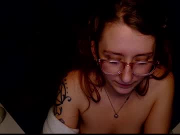 girl
        adalinarae cam image #5815111
