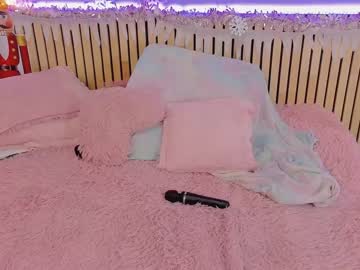 girl
        little_effy18 cam image #3128641