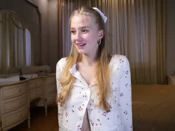 girl
        merylharvison cam image #5495790