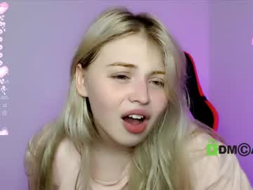 girl
        shy_blondiee cam image #1017553