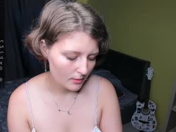 girl
        merciacast cam image #4883216