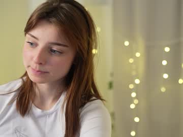 girl
        floret_joy cam image #3719473