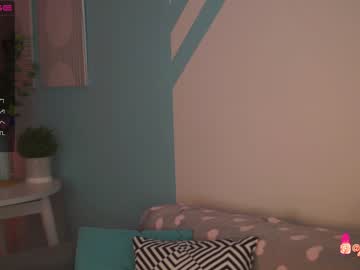 girl
        hoolybunny cam image #2195930