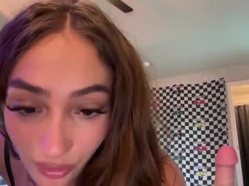 girl
        thestormii cam image #6944514
