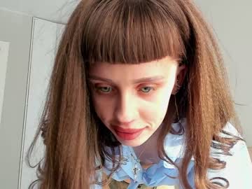girl
        flowerofsin2001 cam image #4088070