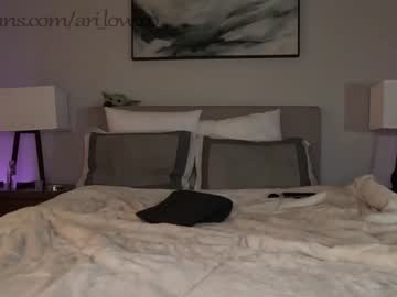 couple
        ari_lovexo cam image #1571892