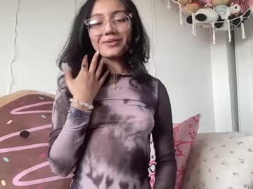 girl
        miaxrain cam image #6806993