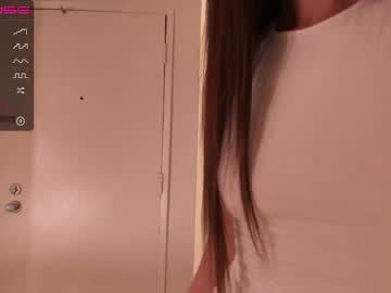 girl
        007movie cam image #2066797
