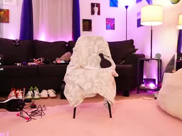 girl
        emmasky69 cam image #6095757