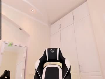 girl
        mary_delray cam image #2791067