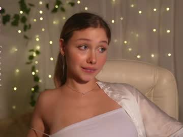 girl
        april_blush cam image #5275705