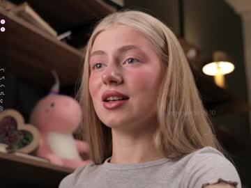 girl
        kateharrise cam image #5286817
