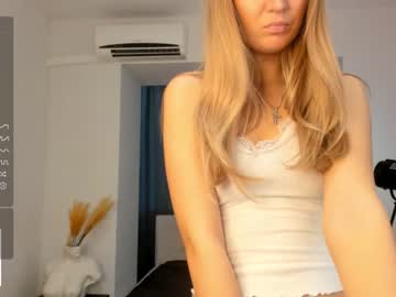 girl
        darleneshirleys cam image #2570466