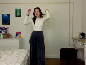 girl
        fannydowlen cam image #4341320