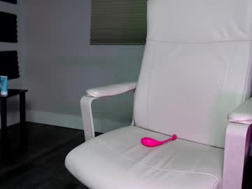 couple
        julianxmia cam image #3705047