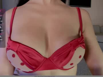 girl
        hollyextra cam image #4931164