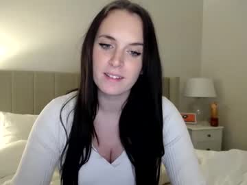 girl
        skylamayx cam image #780785