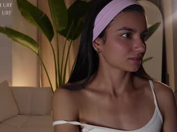 girl
        ellelure_ cam image #6771878