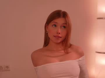 girl
        april_blush cam image #6302784