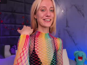 girl
        dreamy_kira cam image #5166435