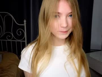 girl
        lovely_shyy cam image #5305362