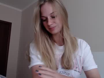 girl
        magic_couple13 cam image #2277128