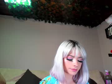 girl
        maryberrygh_ cam image #693073