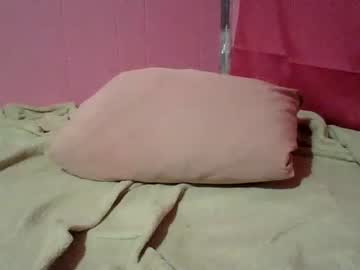 girl
        shelikessoymilk cam image #1880877