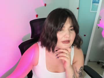 girl
        jennie_berry cam image #4911619