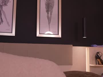 girl
        dovia cam image #6767542